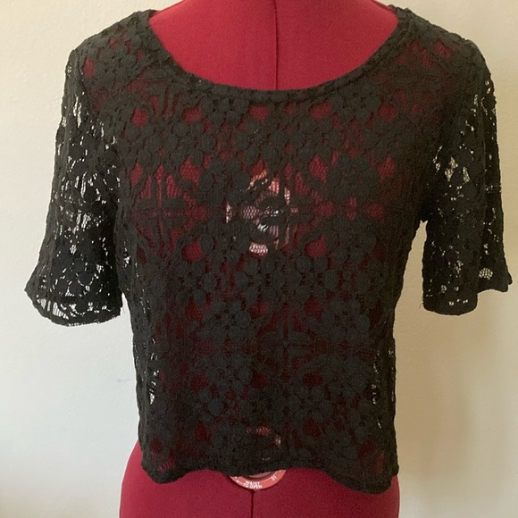 Abercrombie & Fitch A&F elegant LACE black top. Size medium. Made in Indonesia - Picture 1 of 7